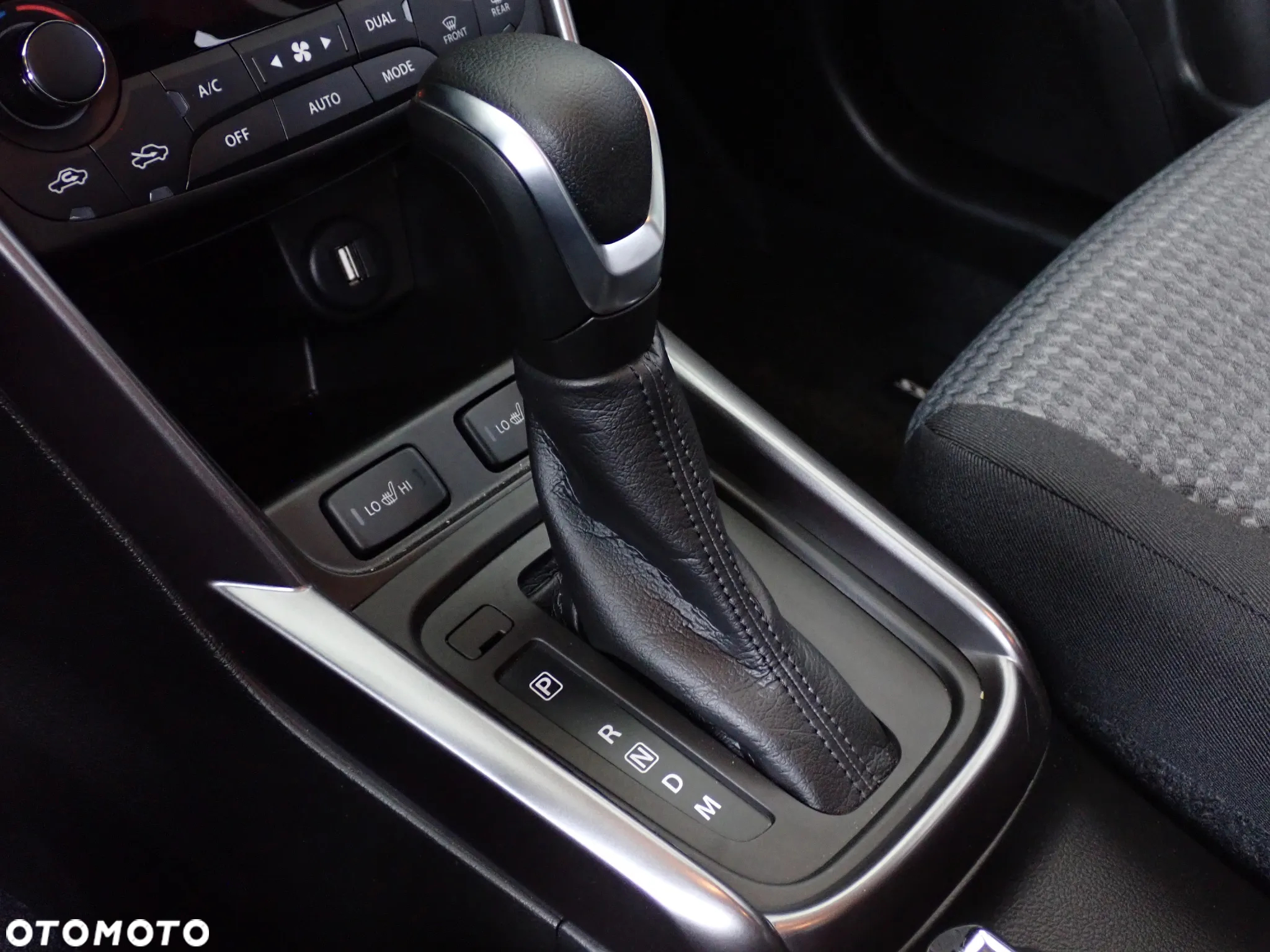 Suzuki SX4 S-Cross 1.5 DualJet Hybrid Premium AGS - 29