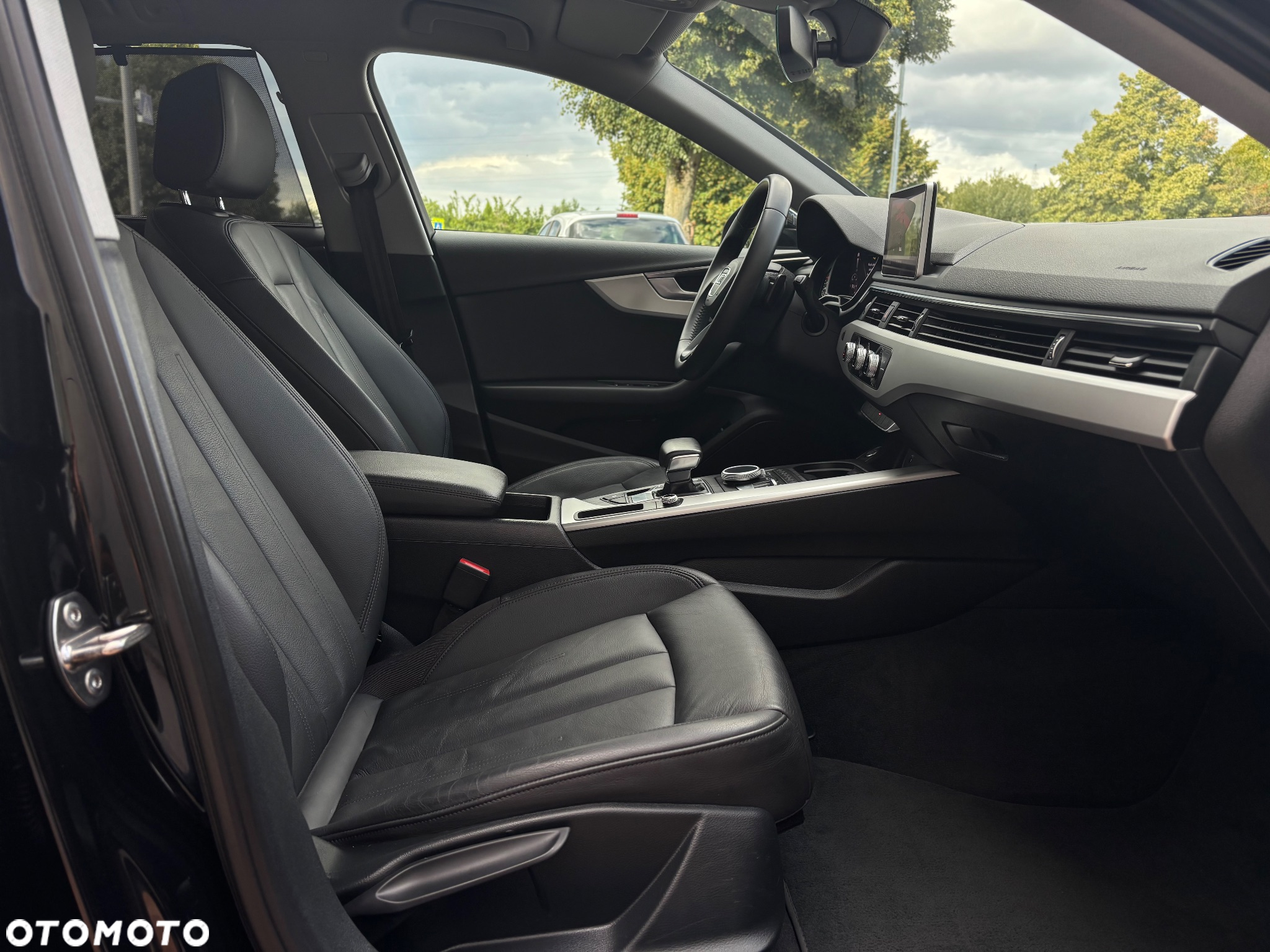 Audi A4 2.0 TDI Design S tronic - 23