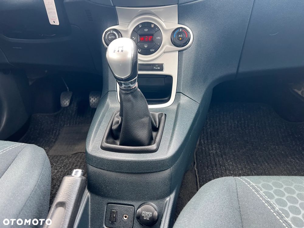 Ford Fiesta 1.25 Celebration - 9