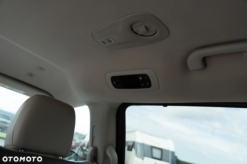 Chrysler Pacifica - 30
