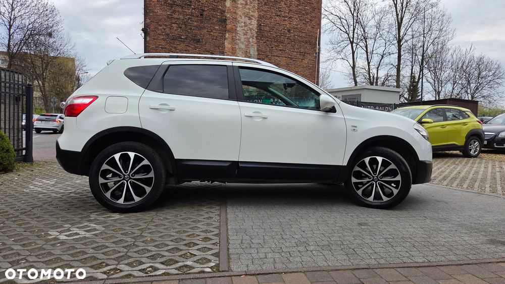 Nissan Qashqai 2.0 dCi 4 x 4 DPF tekna - 14