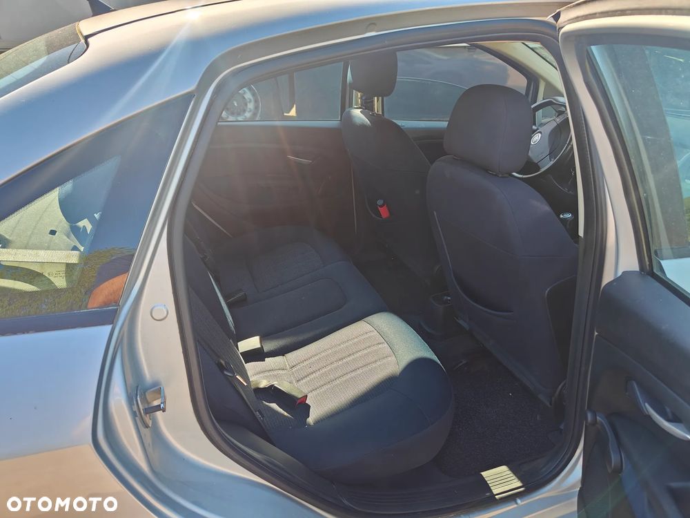 Fiat Linea 1.4 T-Jet 16V Dynamic - 8