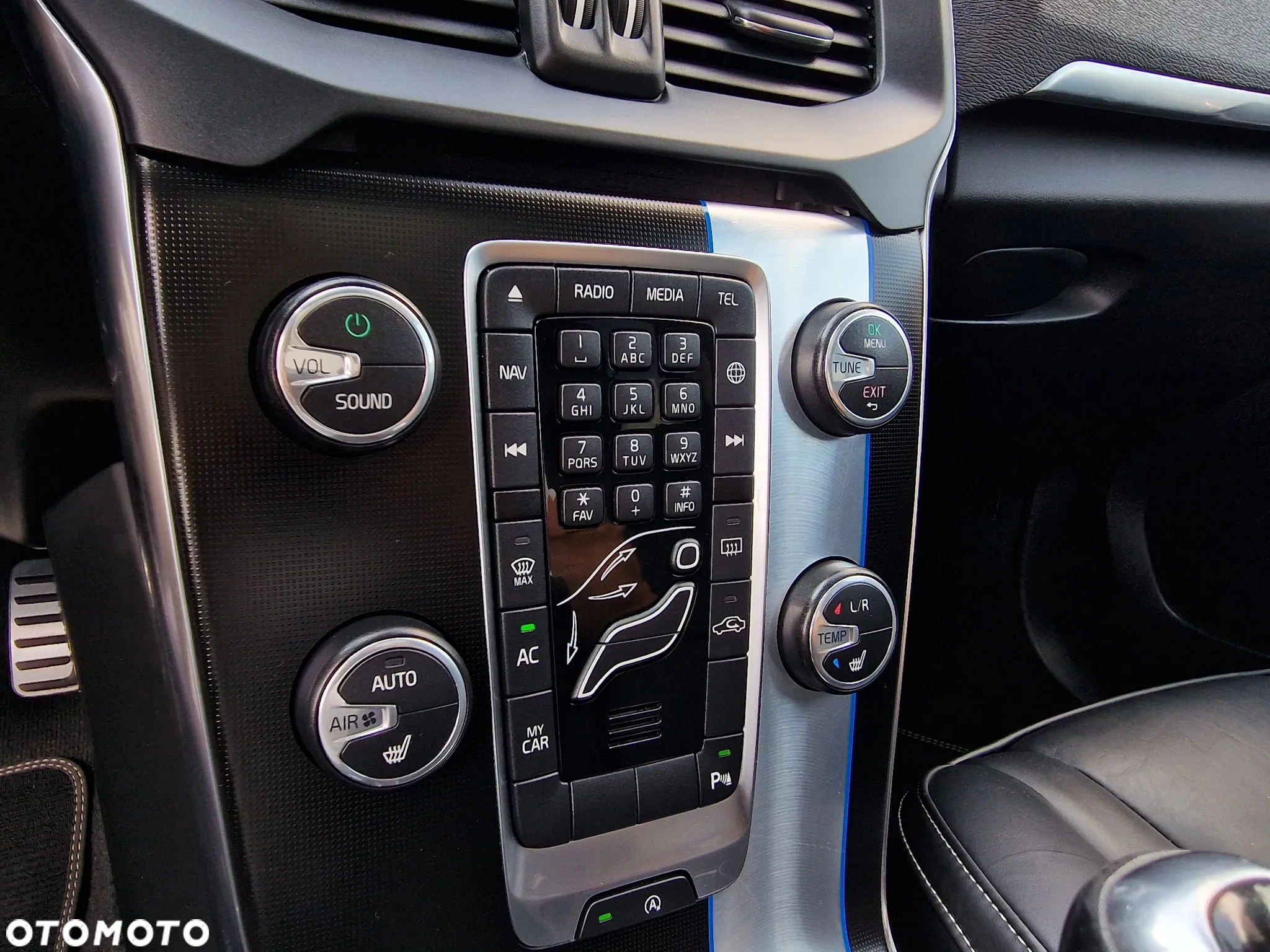 Volvo V40 D4 Drive-E R-Design Summum - 21
