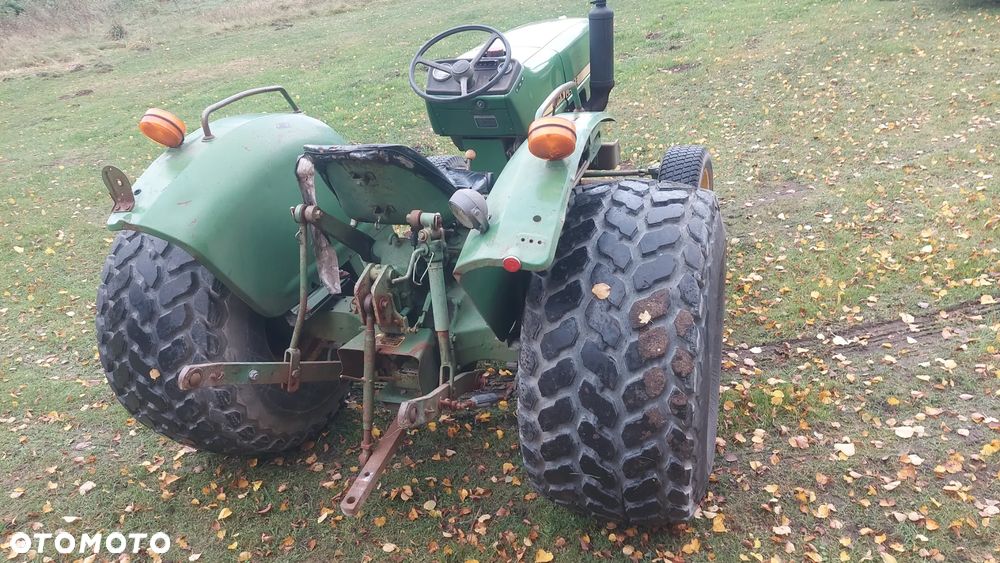 John Deere 1050 - 11