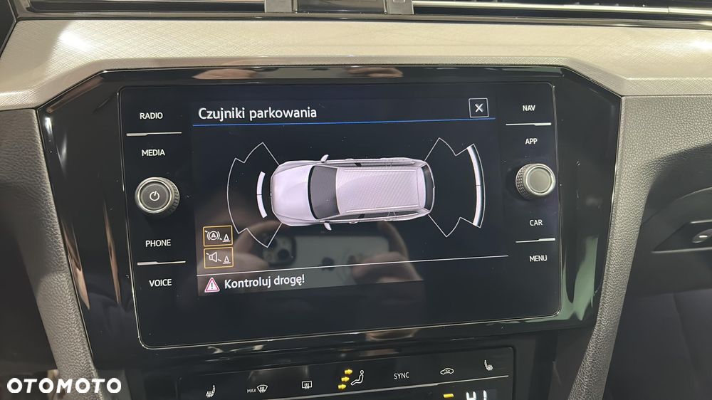 Volkswagen Passat - 21