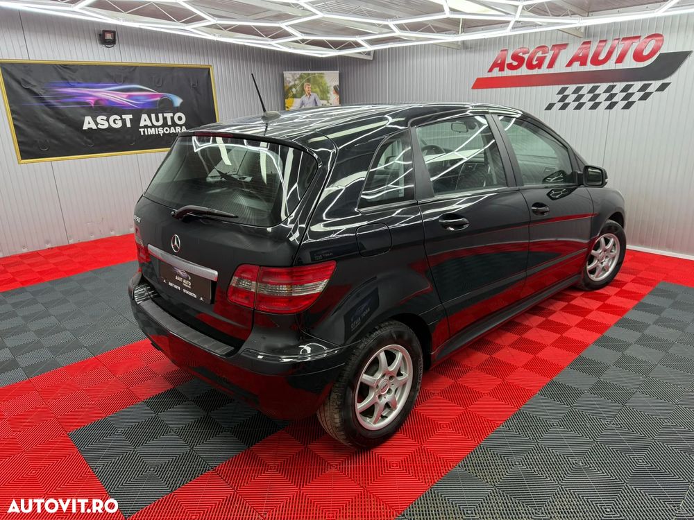 Mercedes-Benz B - 7
