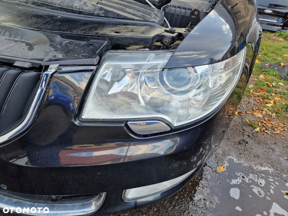 Komplet   Bi xenon  skoda  superb  II - 3