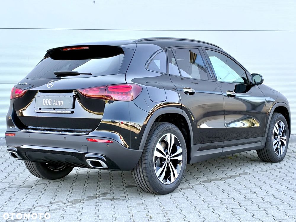 Mercedes-Benz GLA 250 e PHEV 8G-DCT - 3