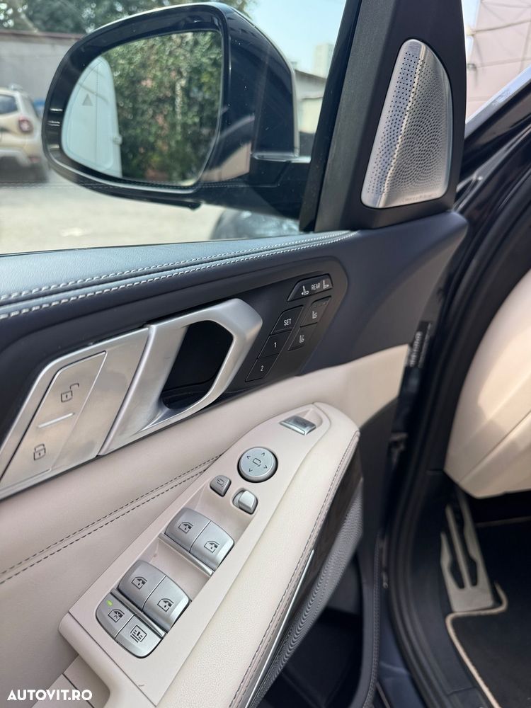 BMW X7 - 12