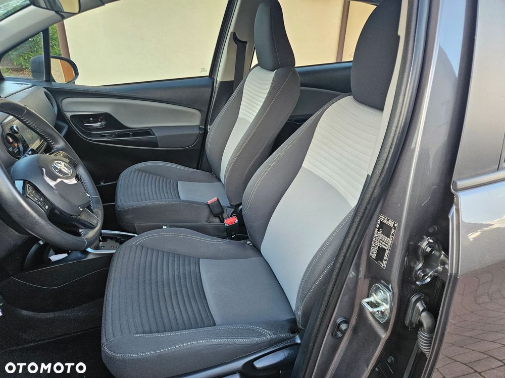 Toyota Yaris Hybrid 100 Active EU6 - 13