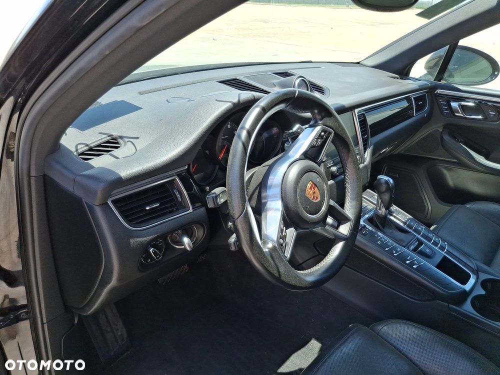 Porsche Macan - 31