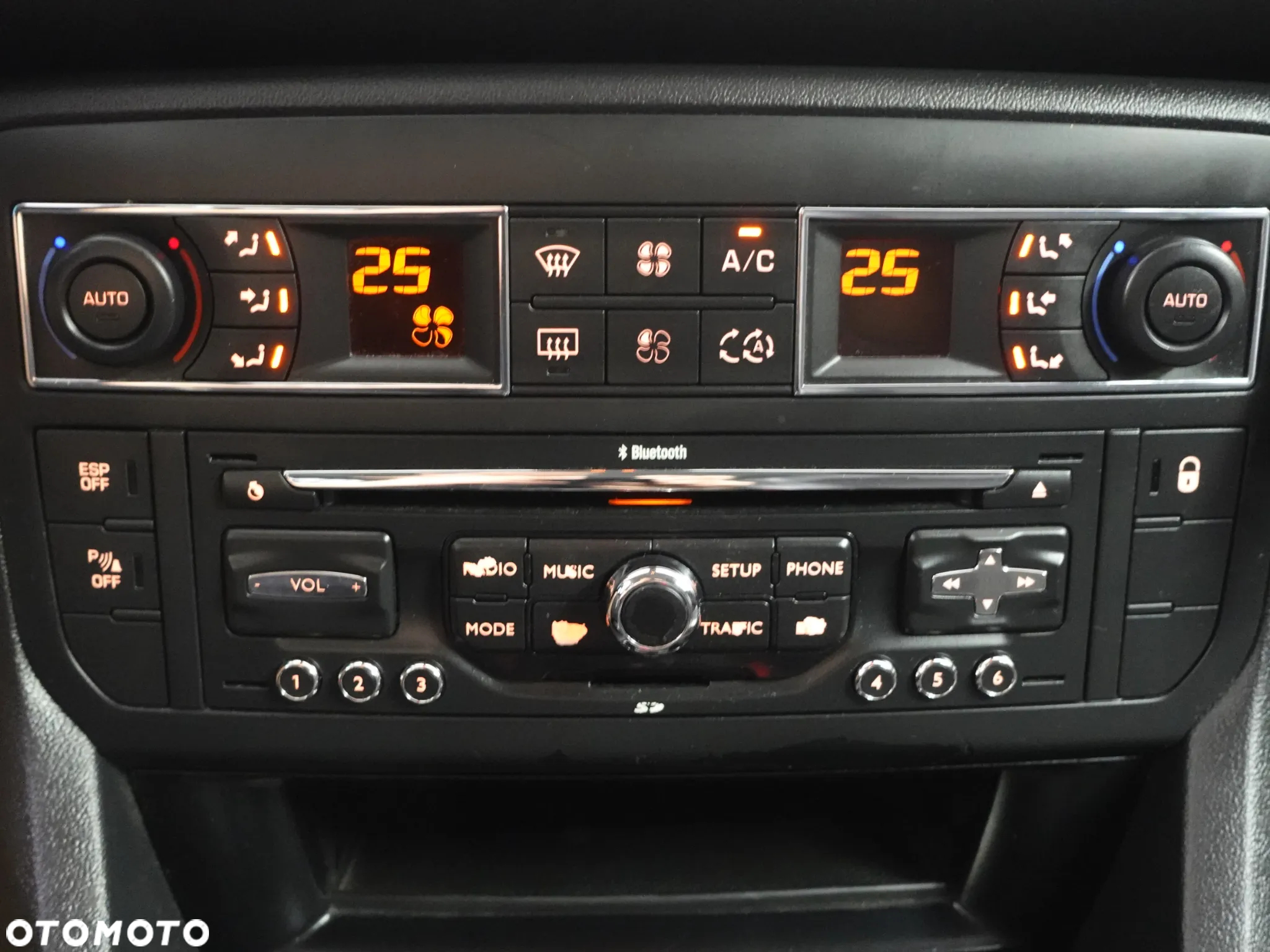 Citroën C5 Tourer HDi 165 FAP Exclusive - 35