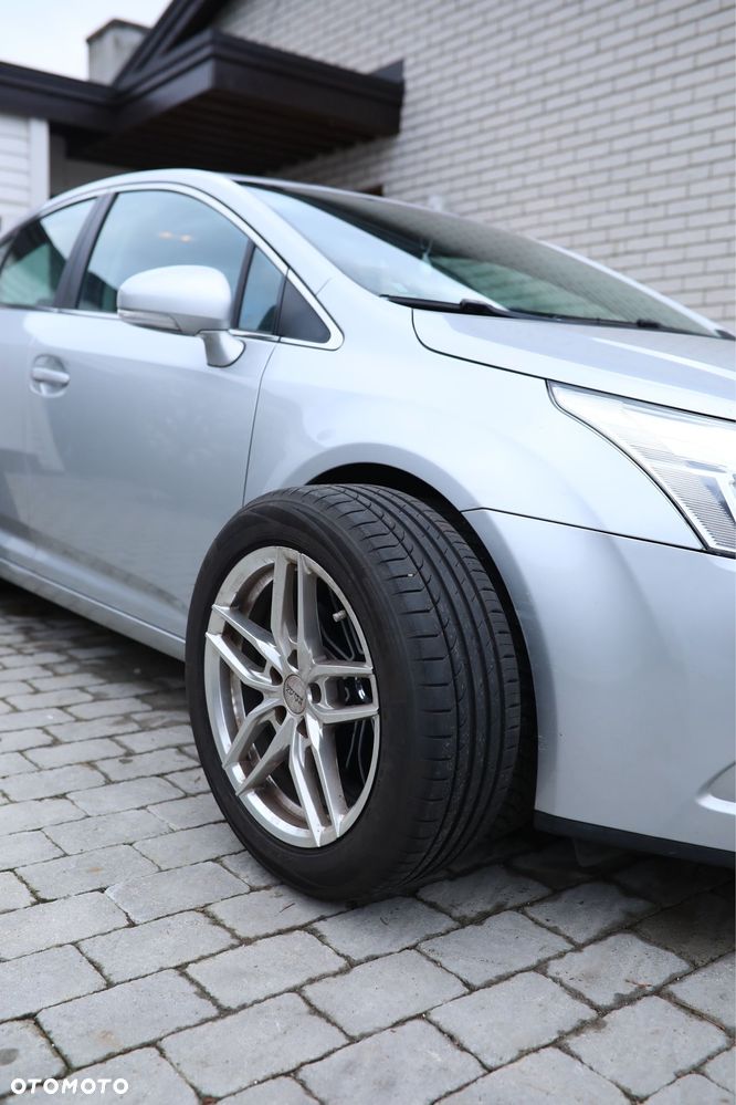Toyota Avensis 2.0 D-4D - 10