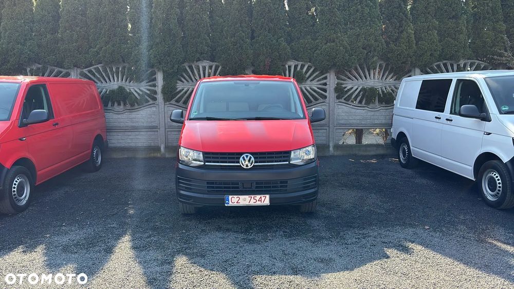 Volkswagen Transporter Kombi L1H1 DSG - 2