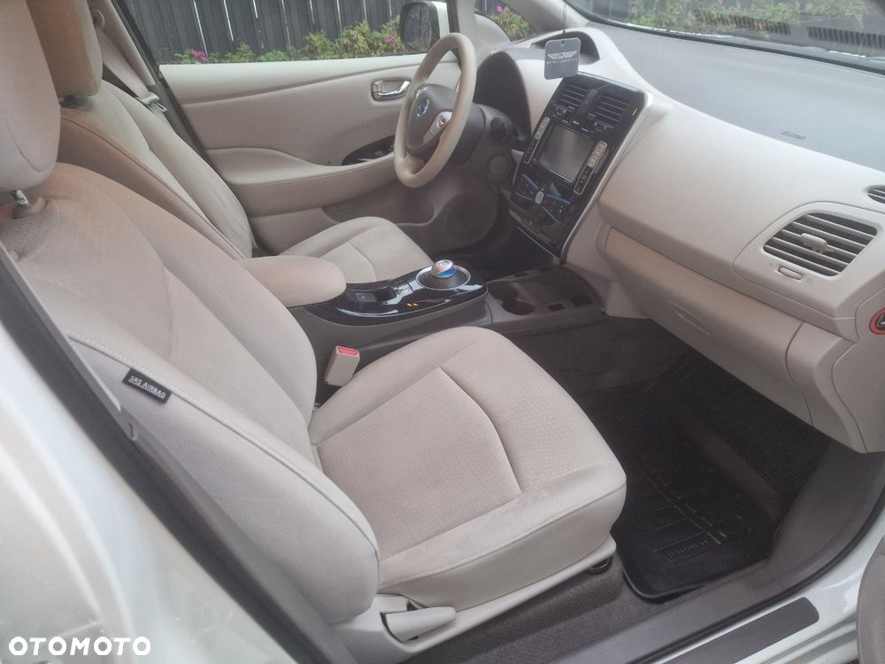 Nissan Leaf 24 kWh (mit Batterie) Visia + - 17