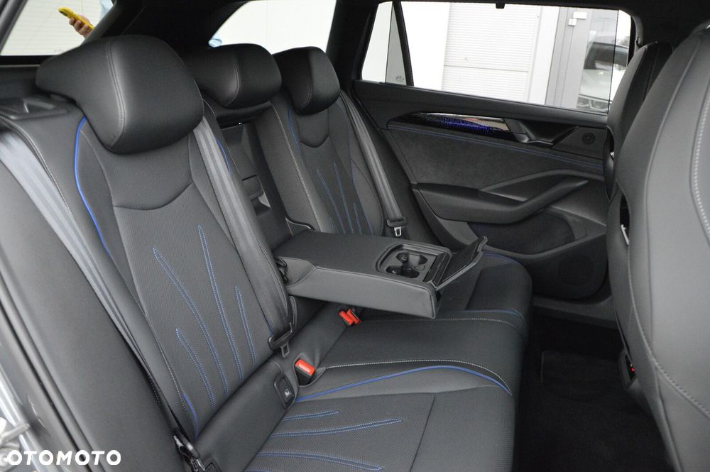 Volkswagen Passat Variant 1.5 TSI ACT mHEV R-Line Plus DSG - 21
