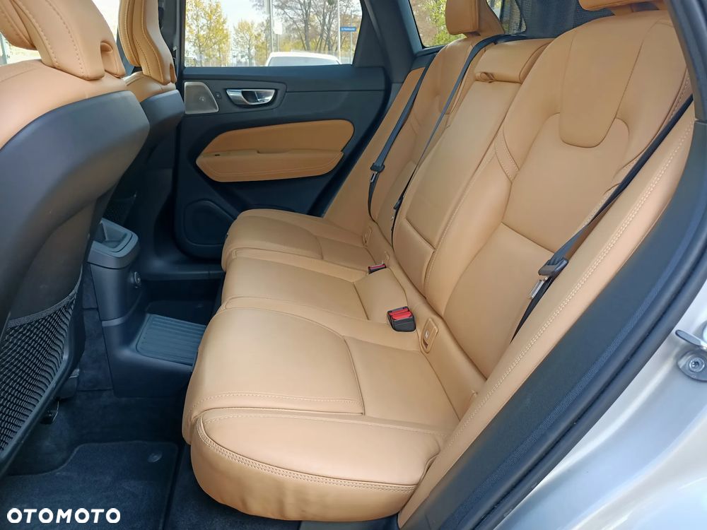 Volvo XC 60 T8 Plug-In Hybrid AWD Ultimate Bright - 10