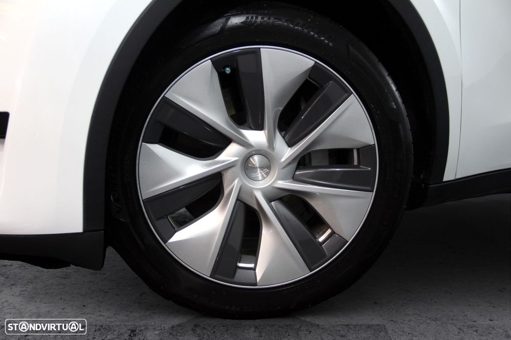 Tesla Model Y Standard - 14