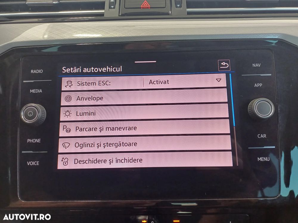 Volkswagen Passat Variant 2.0 TDI DSG Comfortline - 18