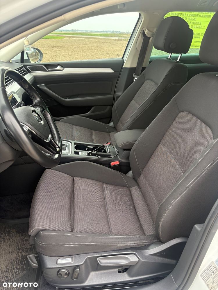 Volkswagen Passat 2.0 TDI (BlueMotion Technology) DSG Trendline - 13