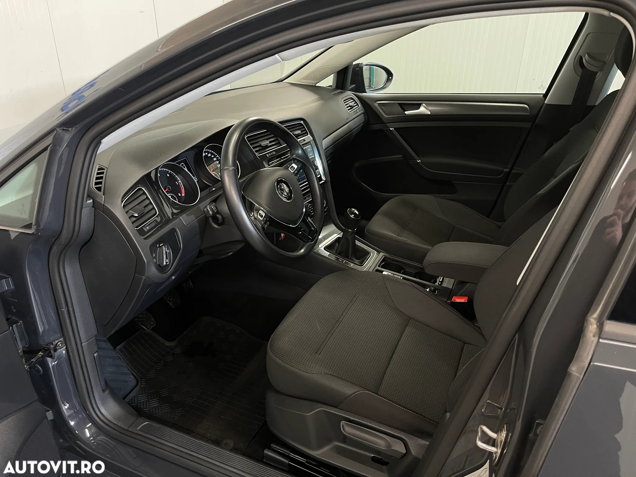 Volkswagen Golf 1.6 TDI Comfortline - 5
