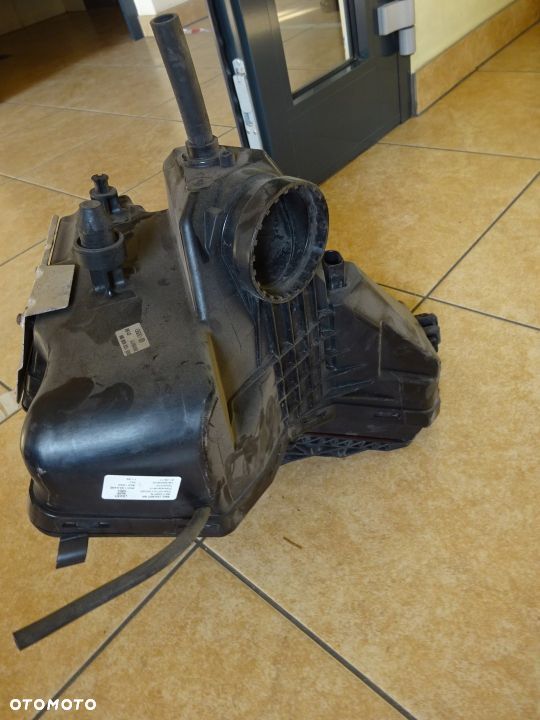 Obudowa FIltra Powietrza Audi Q5 A5 8K0133837AB - 2
