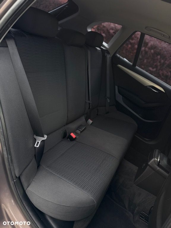 BMW X1 sDrive18i Sport Line - 28