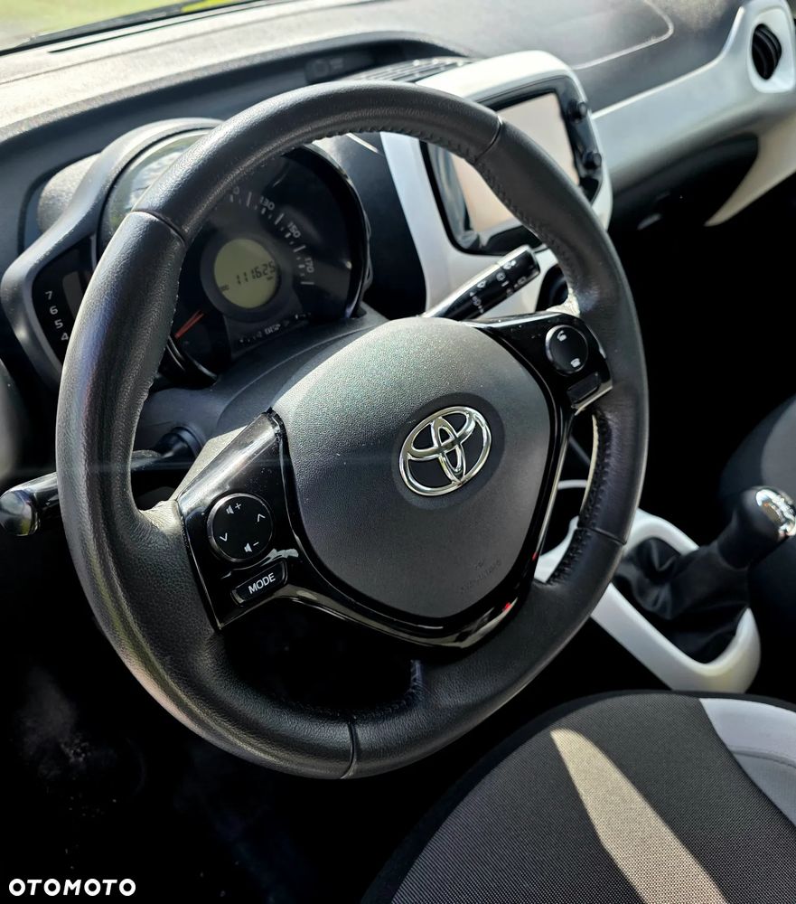 Toyota Aygo x-play Eco - 9