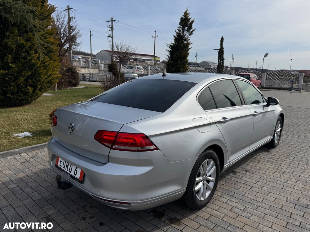 Volkswagen Passat 1.6 TDI SCR DSG Business - 9