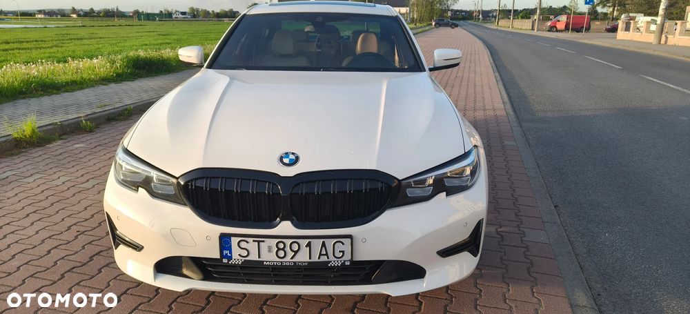 BMW Seria 3 330i - 16