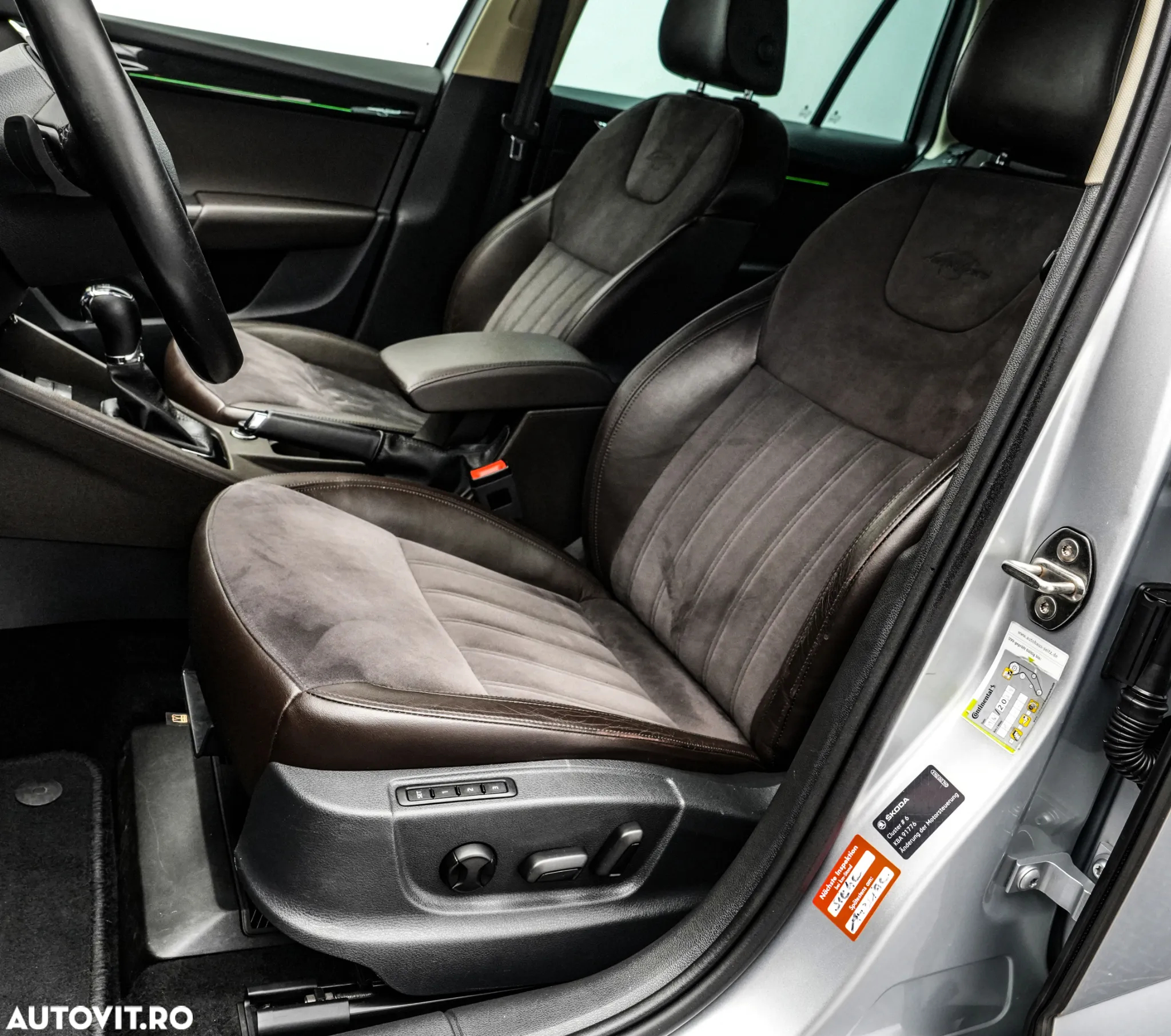 Skoda Octavia 2.0 TDI DSG Laurin&Klement - 14