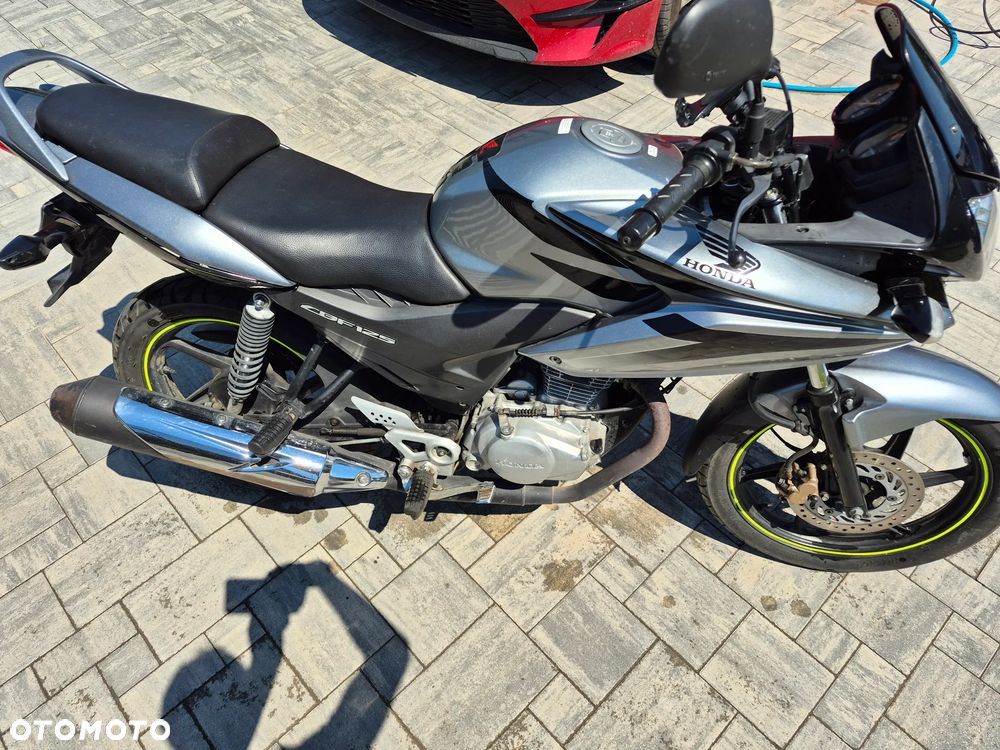 Honda CBF - 4