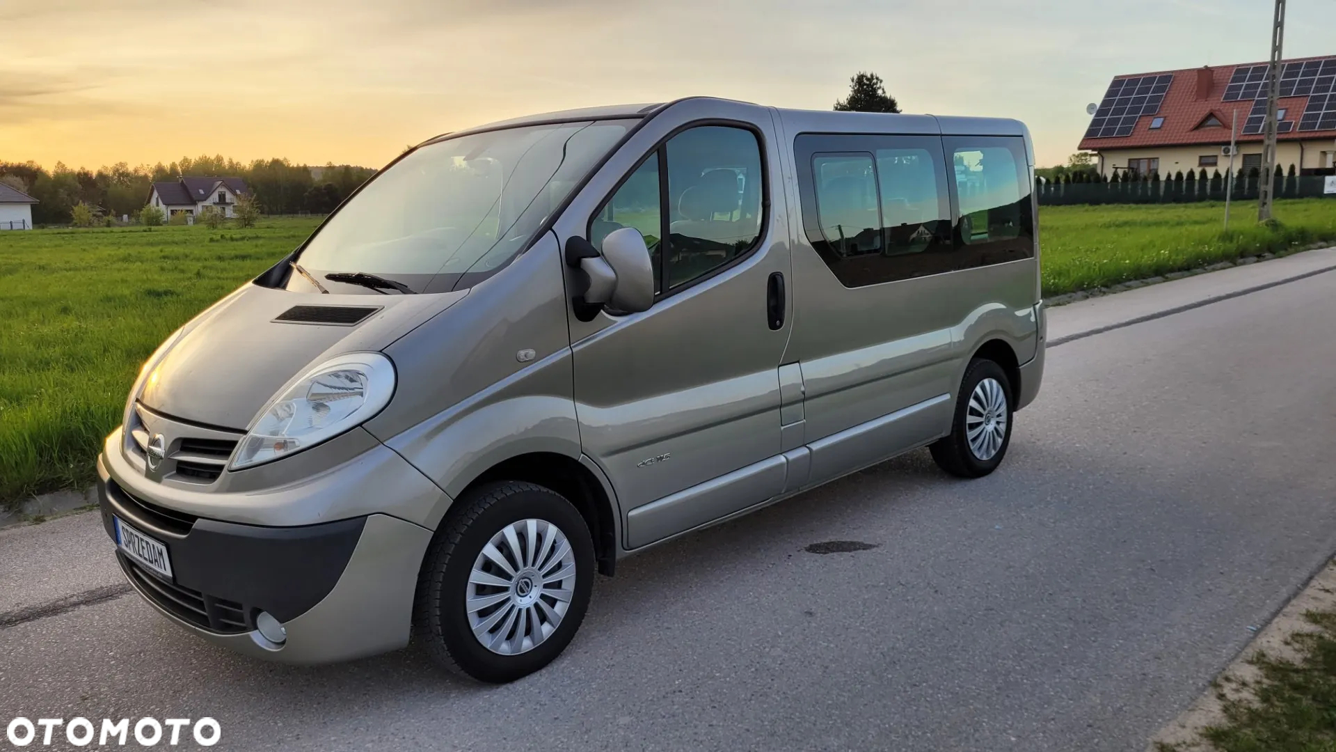 Renault Trafic 2.0 dCi 115 FAP Grand Passenger Black Edition - 8