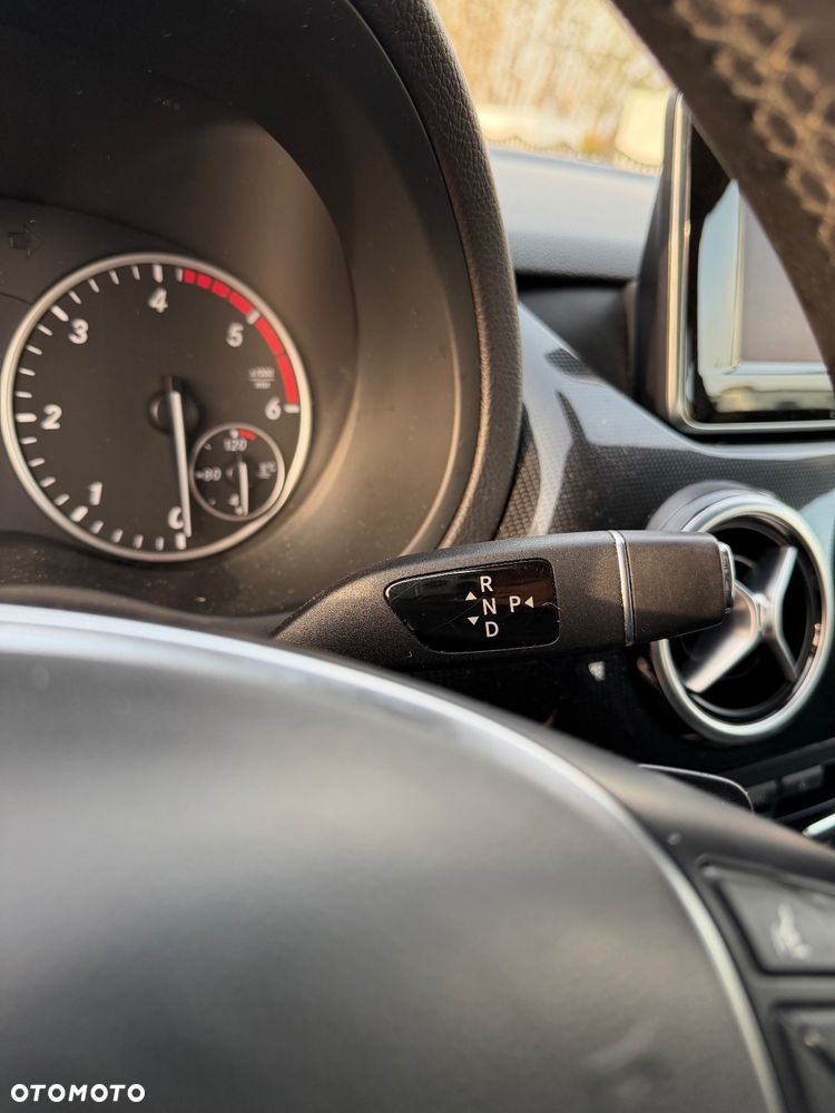 Mercedes-Benz Klasa B 180 CDI (BlueEFFICIENCY) 7G-DCT - 16