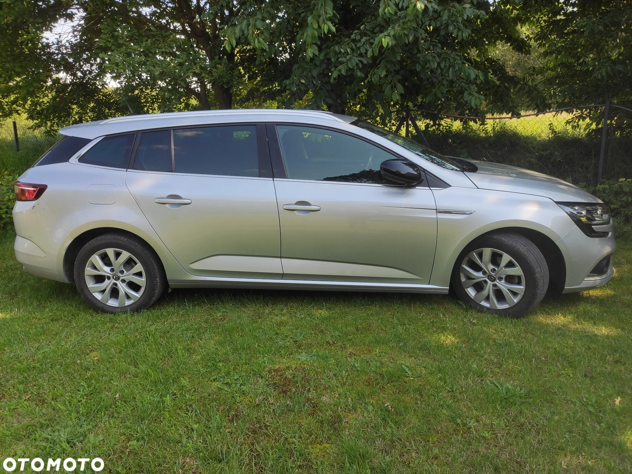 Renault Megane 1.5 Blue dCi Limited - 4