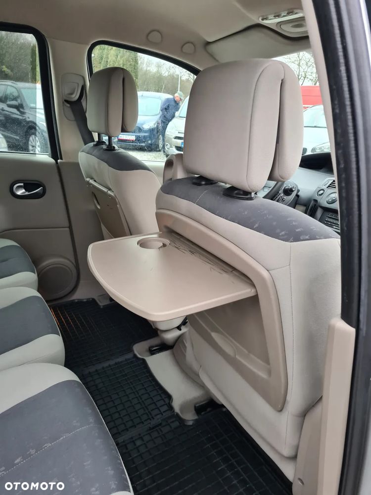 Renault Scenic 2.0 16V Privilege - 25