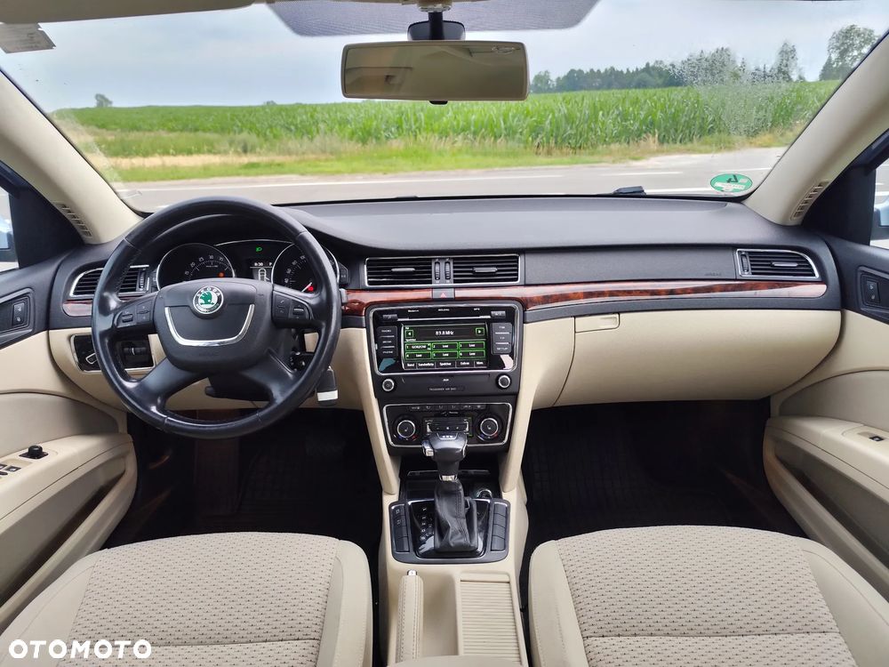 Skoda Superb 2.0 TDI Elegance DSG - 30