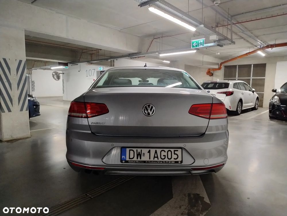 Volkswagen Passat 1.8 TSI BMT Comfortline - 10