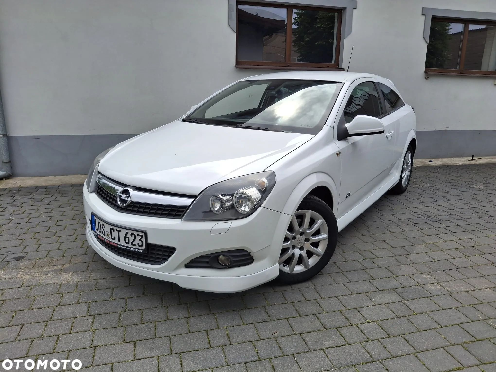 Opel Astra GTC 1.6 - 1