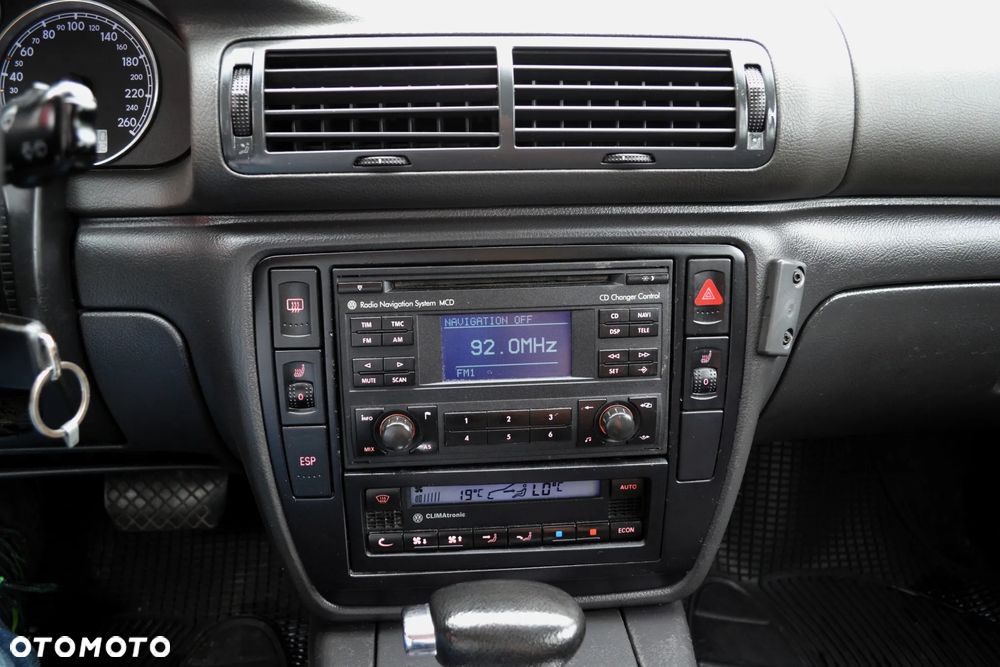 Volkswagen Passat 1.9 TDI Comfortline Tiptr - 16