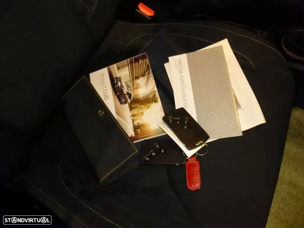 Renault Clio 0.9 TCe Limited Bi-Fuel - 25