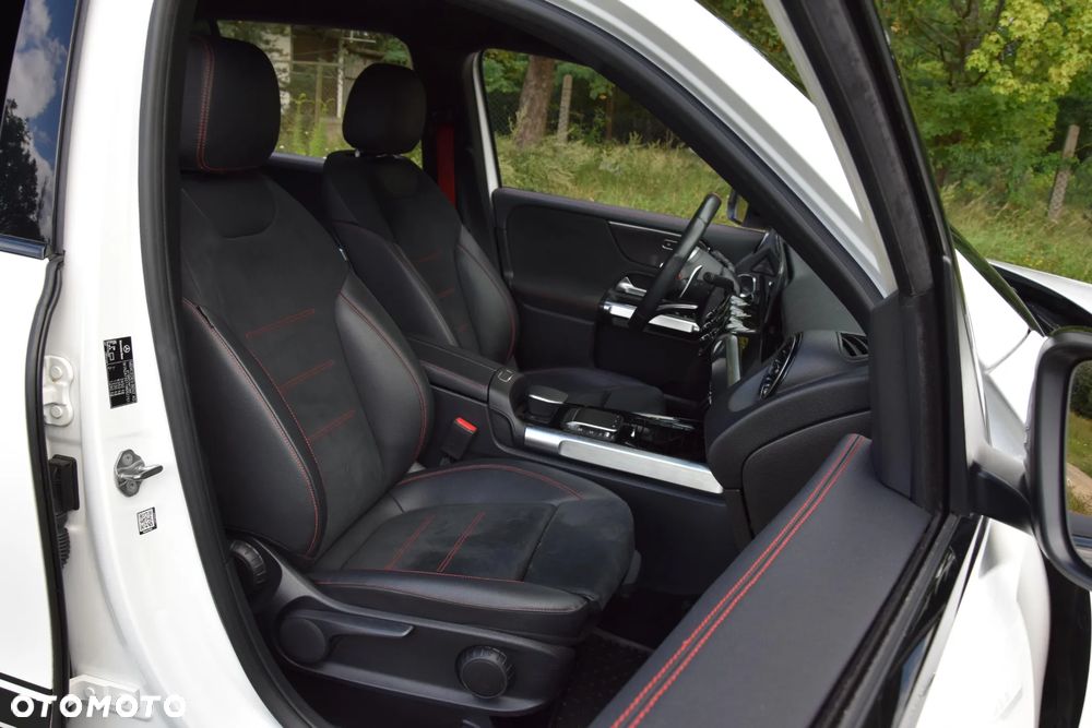 Mercedes-Benz GLB - 8