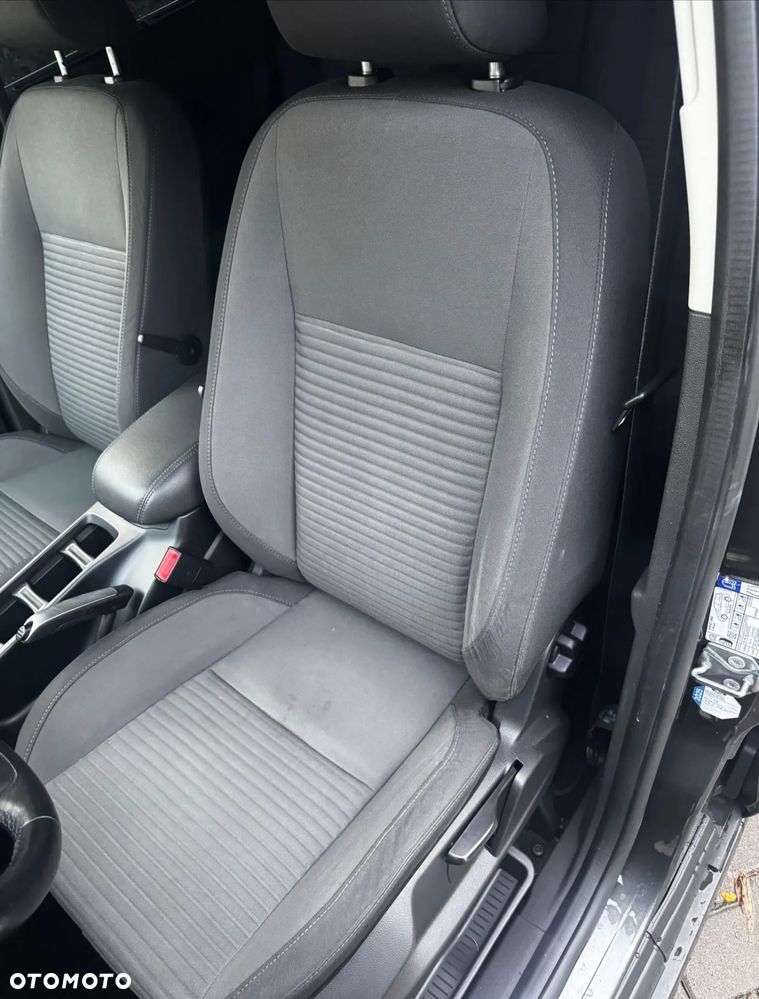 Ford Grand C-MAX - 19