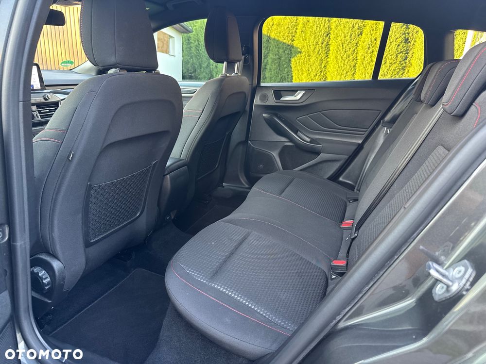 Ford Focus 2.0 TDCi DPF Start-Stopp-System ST-Line - 32
