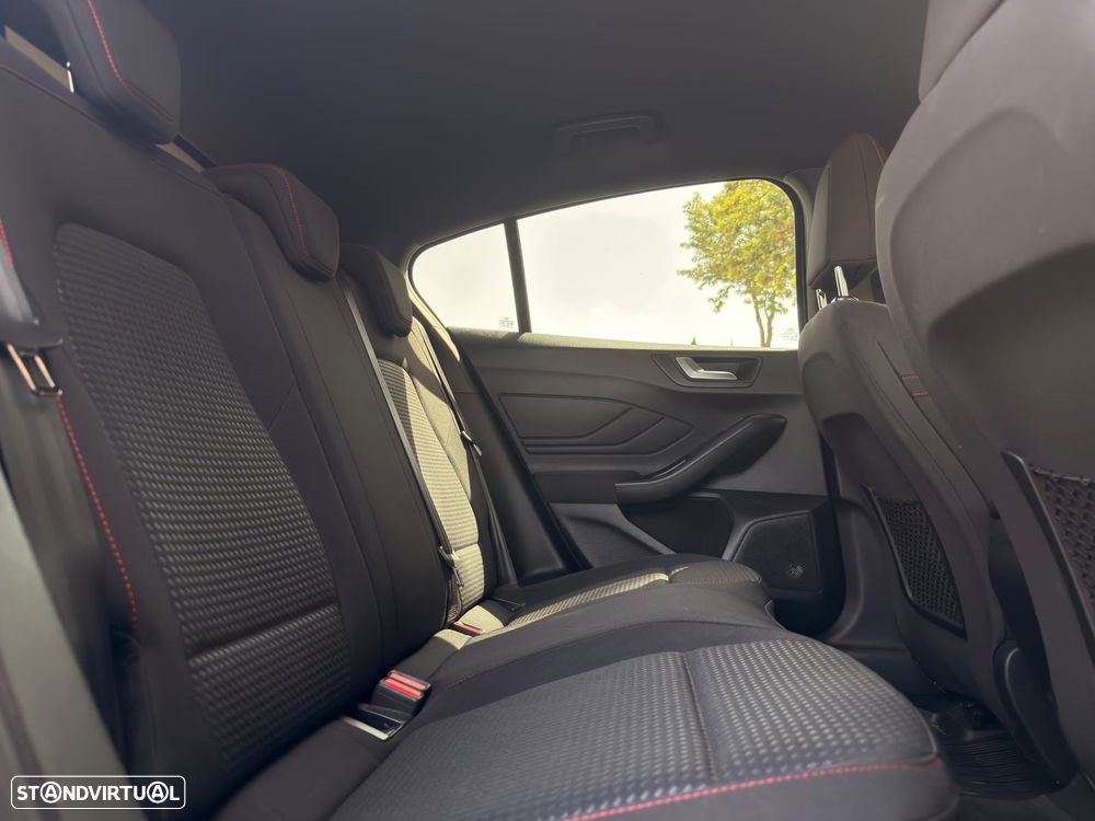 Ford Focus 1.0 EcoBoost MHEV ST-Line - 18