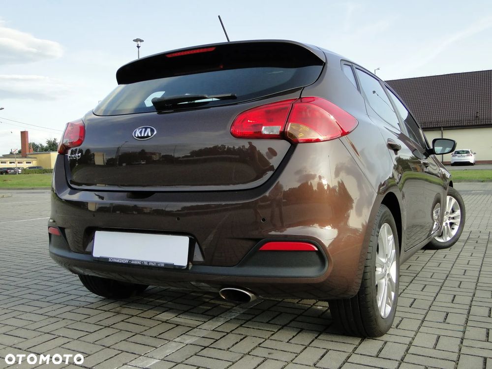 Kia Ceed - 32