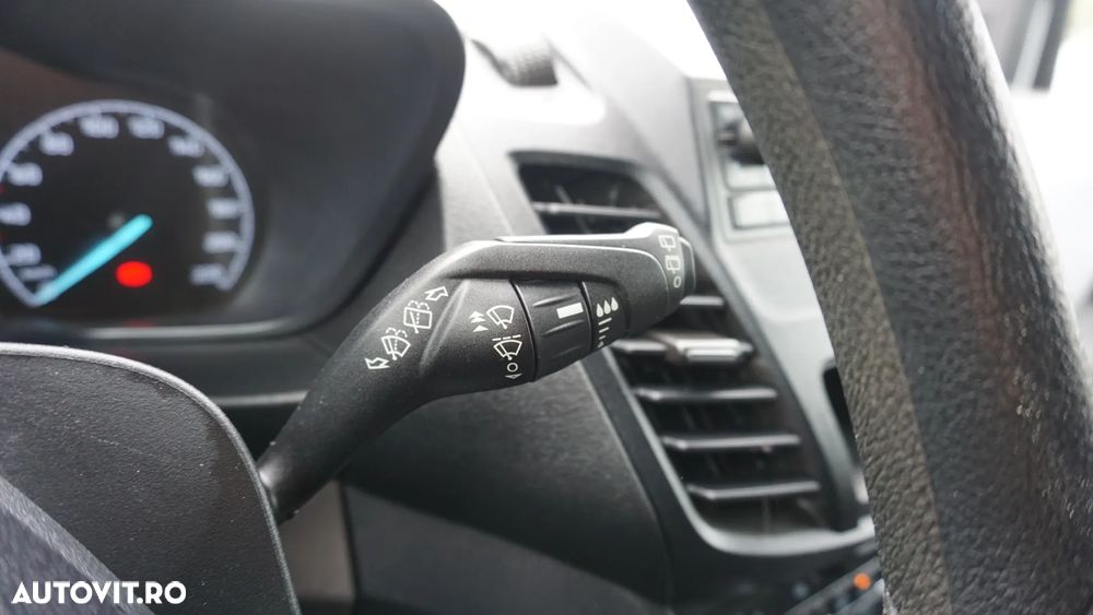 Ford Transit Connect - 17