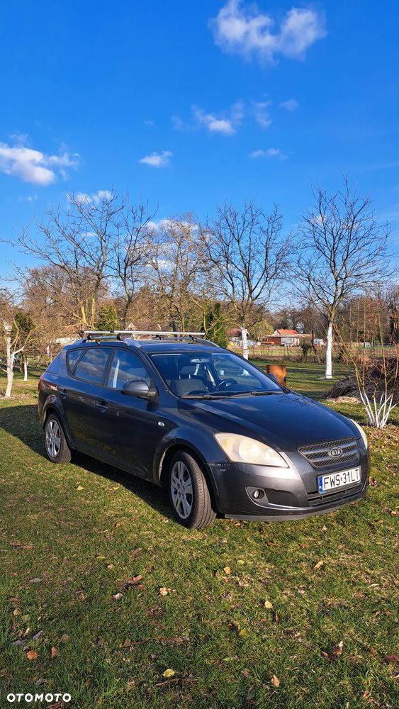 Kia Ceed 1.6 CRDi 115 Dream-Team Edition - 1