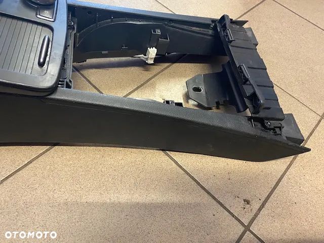TUNEL SRODKOWY PODŁOKIETNIK MERCEDES C KLASA W204 A2046800150 - 8