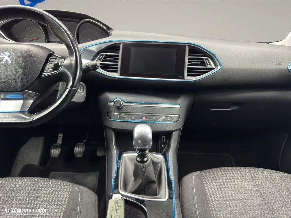 Peugeot 308 SW 1.6 BlueHDi Style J17 - 23